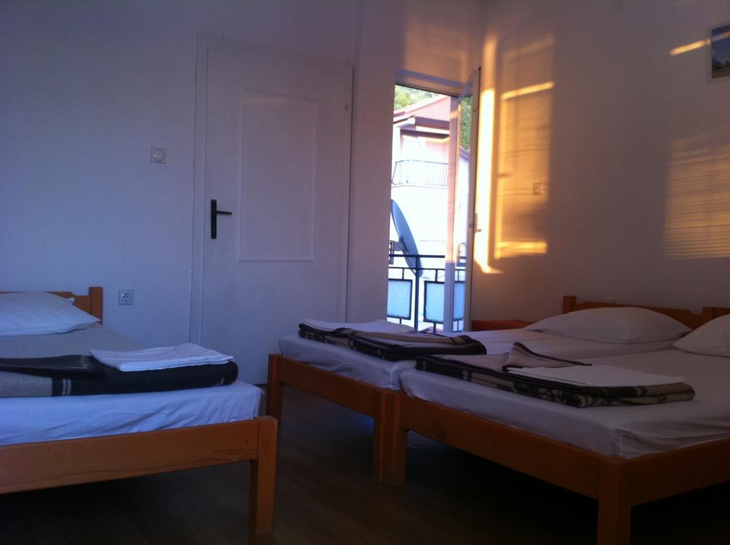 Guest House Lokoski Peštani Стая снимка