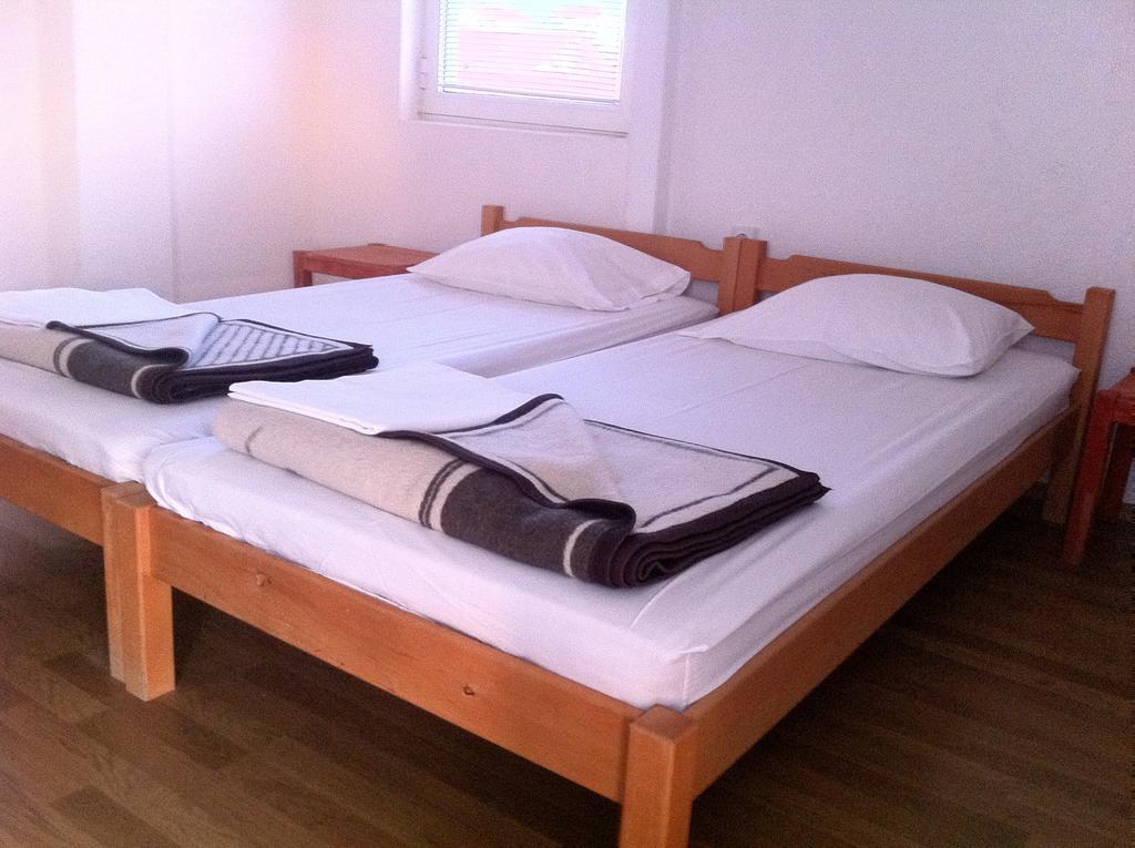 Guest House Lokoski Peštani Стая снимка