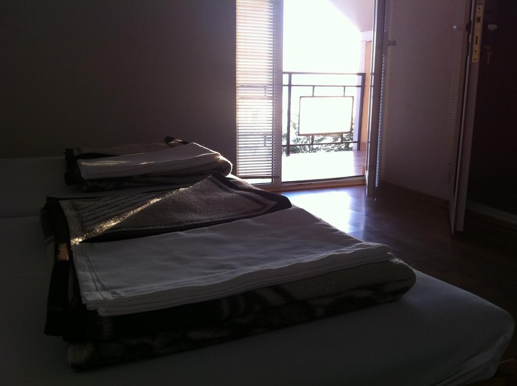 Guest House Lokoski Peštani Стая снимка