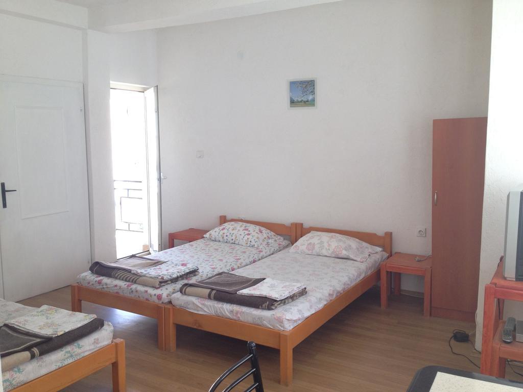 Guest House Lokoski Peštani Стая снимка