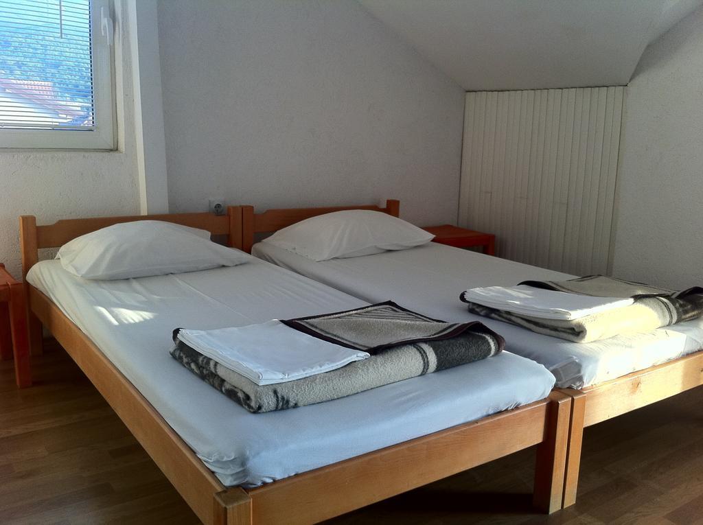 Guest House Lokoski Peštani Стая снимка